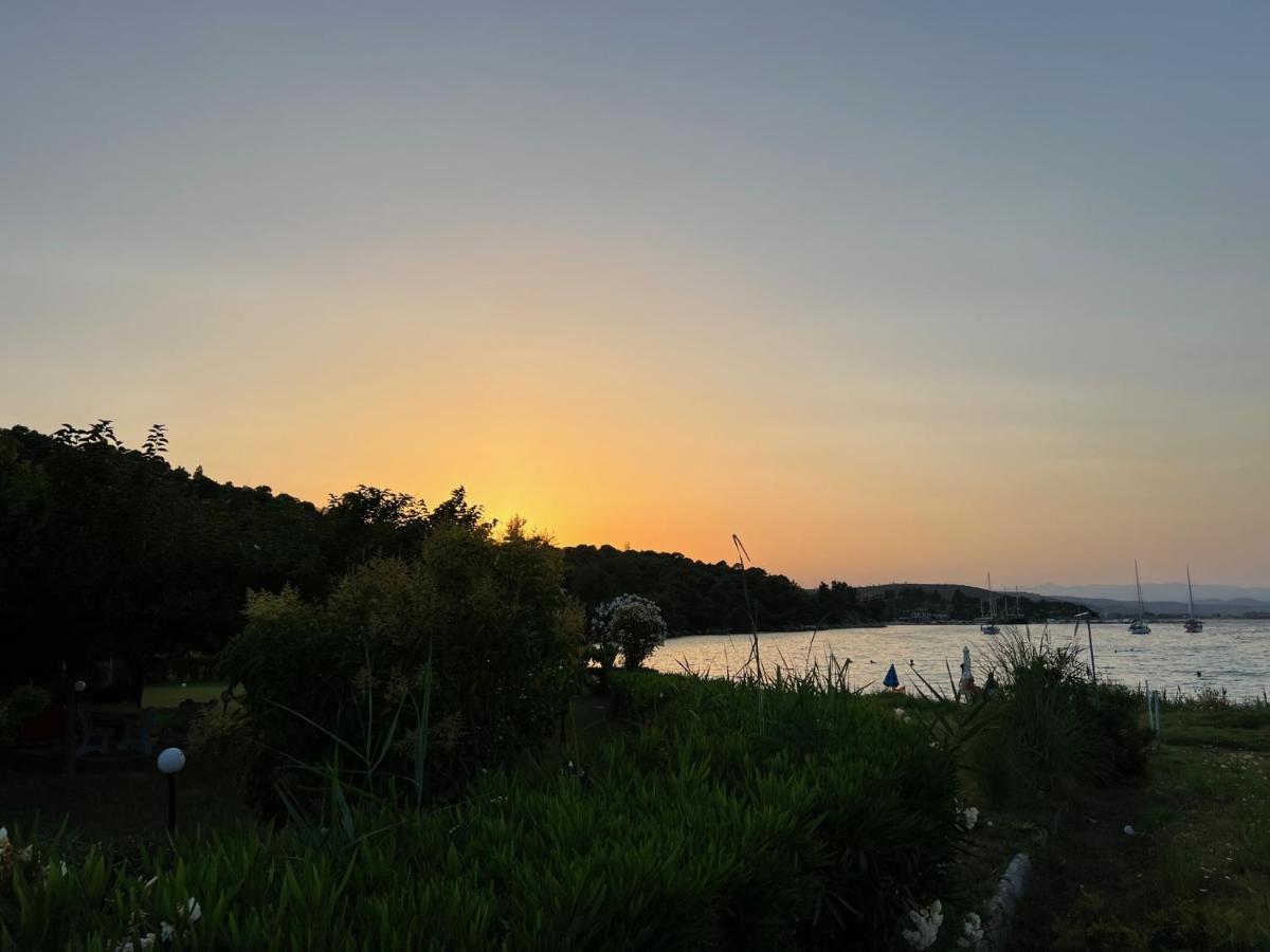 Beach House Seafront Villa Latoura Ormos Panagias Buitenkant foto